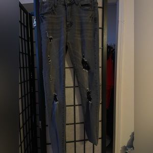 Black ripped skinny jeans